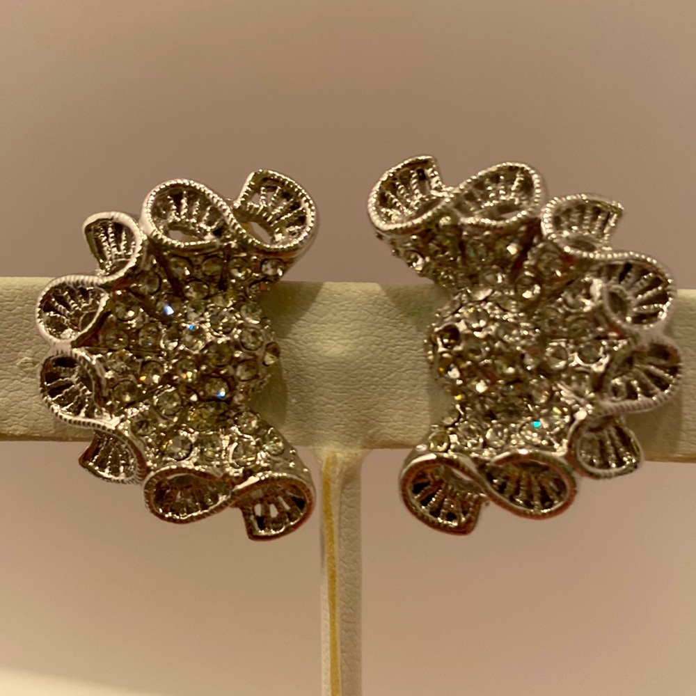 Vintage Rhinestone Clip On earrings lightweight -“